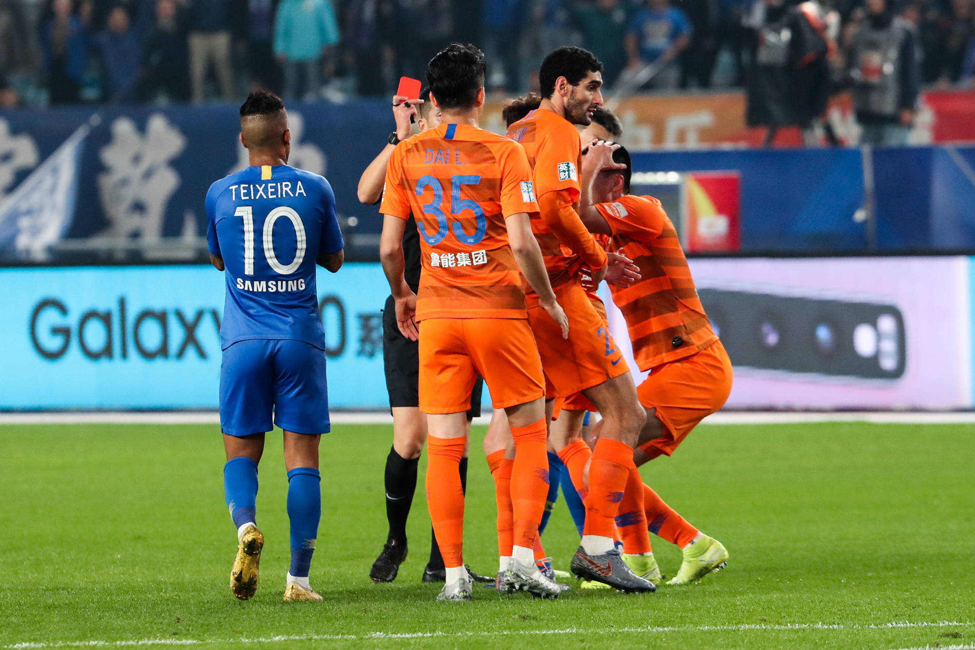 策斯基连续封堵球门,帮助球队保持不败的简单介绍 策斯基连续封堵球门,帮助球队保持不败的简单介绍