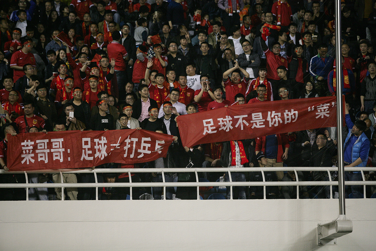 九游体育亚洲官网-包含国内足球比赛中频频传来惊喜，球员筑梦路上一路前行的词条