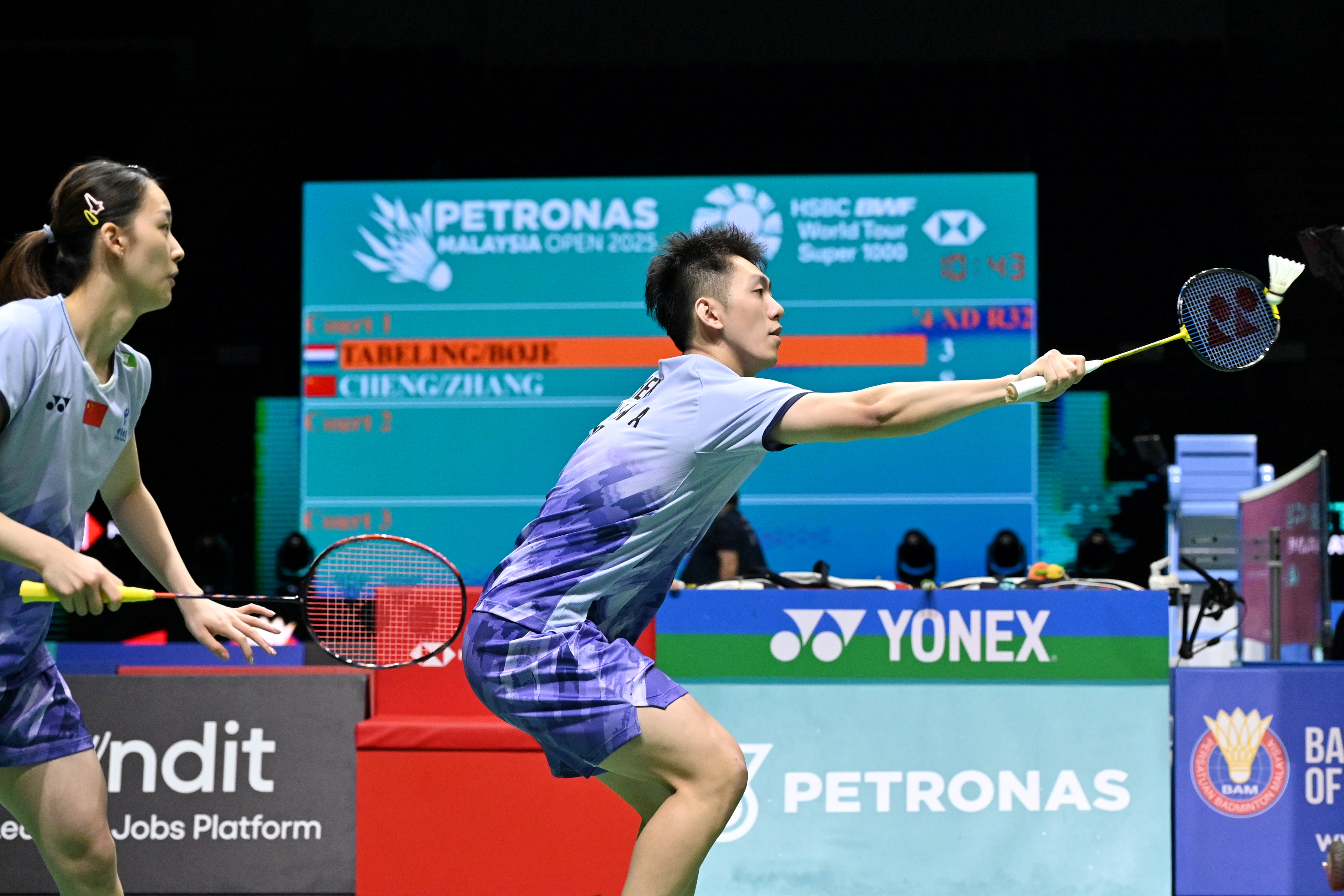 羽毛球混双中国组合携手晋级