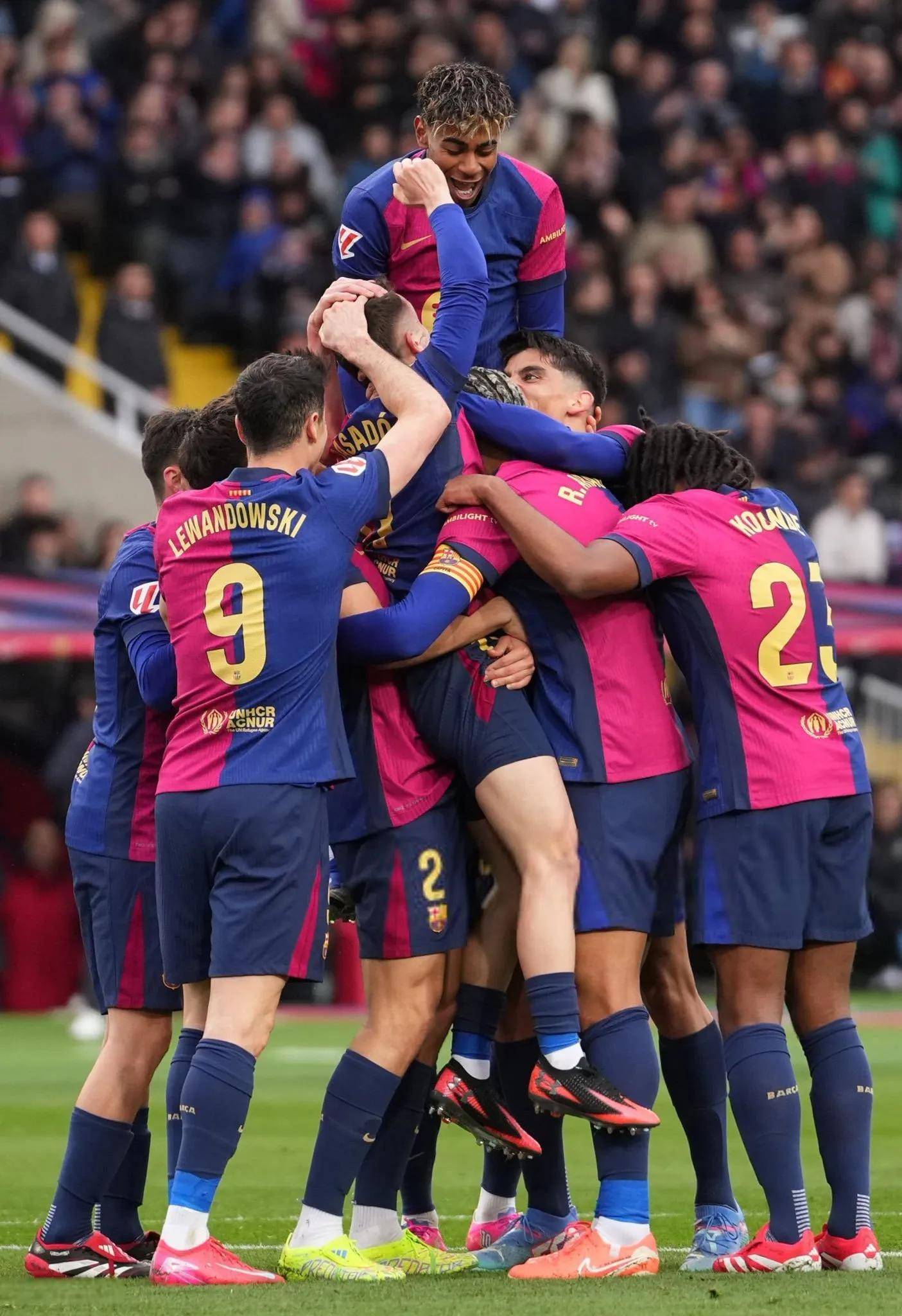 九游体育亚洲官网-曼联客场不敌强敌，连胜被终结