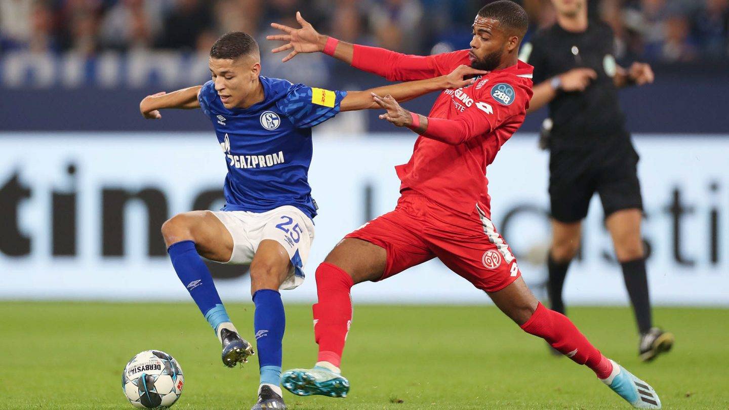 沙尔克主场击败对手,豪取三分 沙尔克主场击败对手,豪取三分