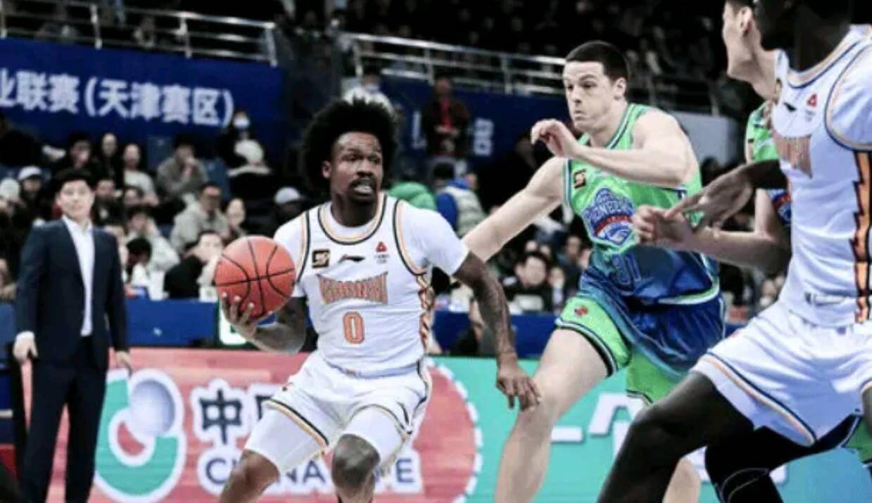 山西队客场遭遇四川队逆转失败