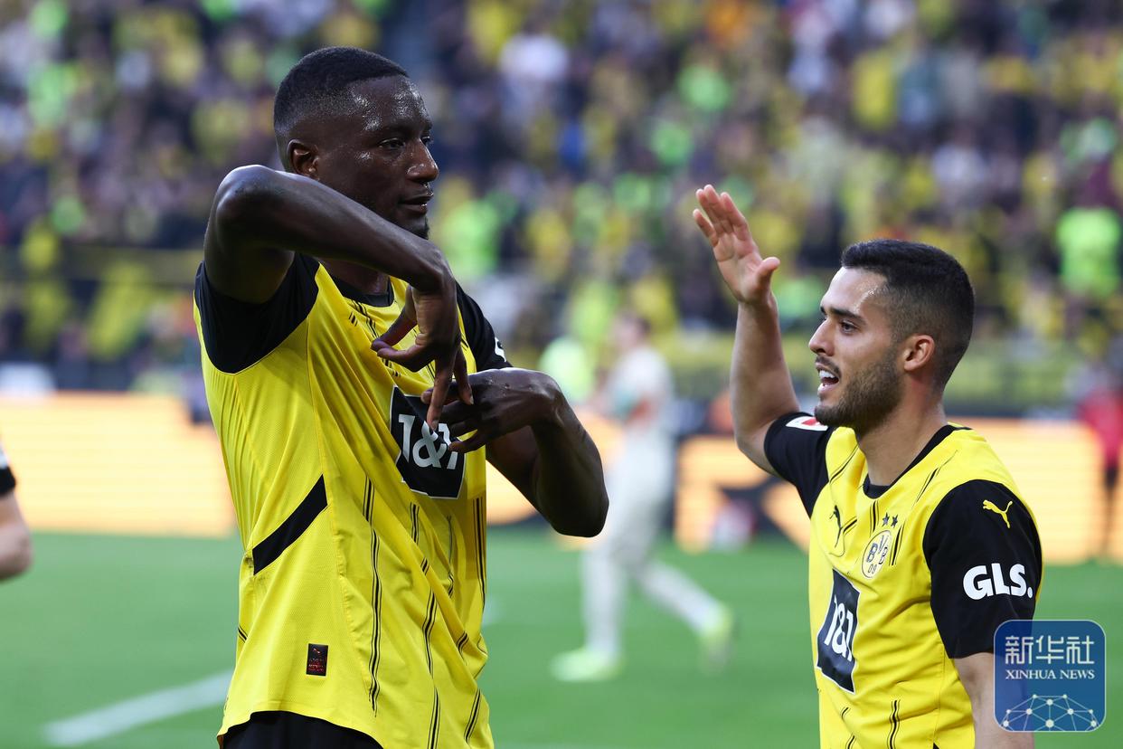 包含门兴格拉德巴赫球队集体中途加练,力求客场逆袭的词条 包含门兴格拉德巴赫球队集体中途加练,力求客场逆袭的词条