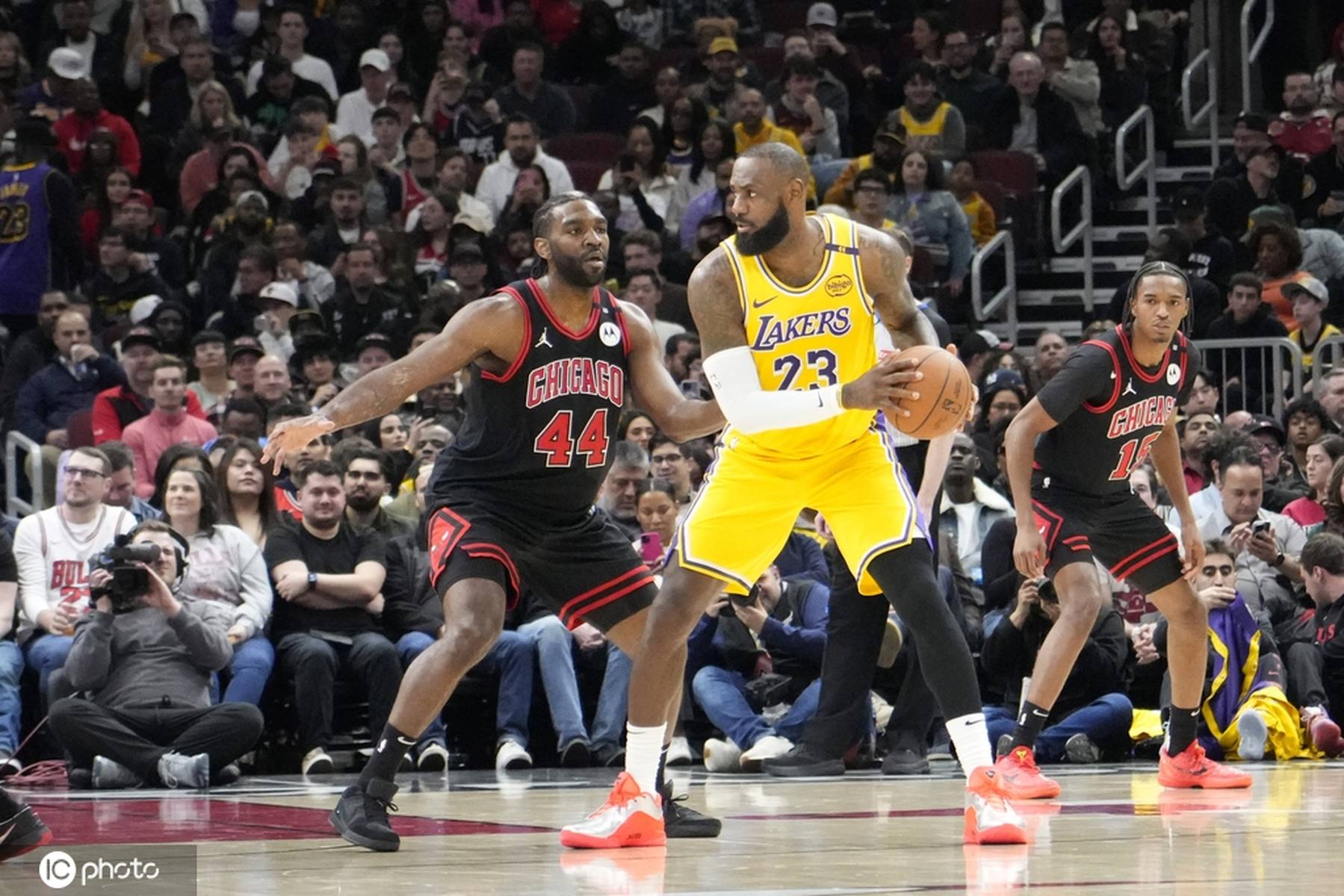 九游体育在线-湖人逆转奇才，詹姆斯绝杀完成逆袭！的简单介绍