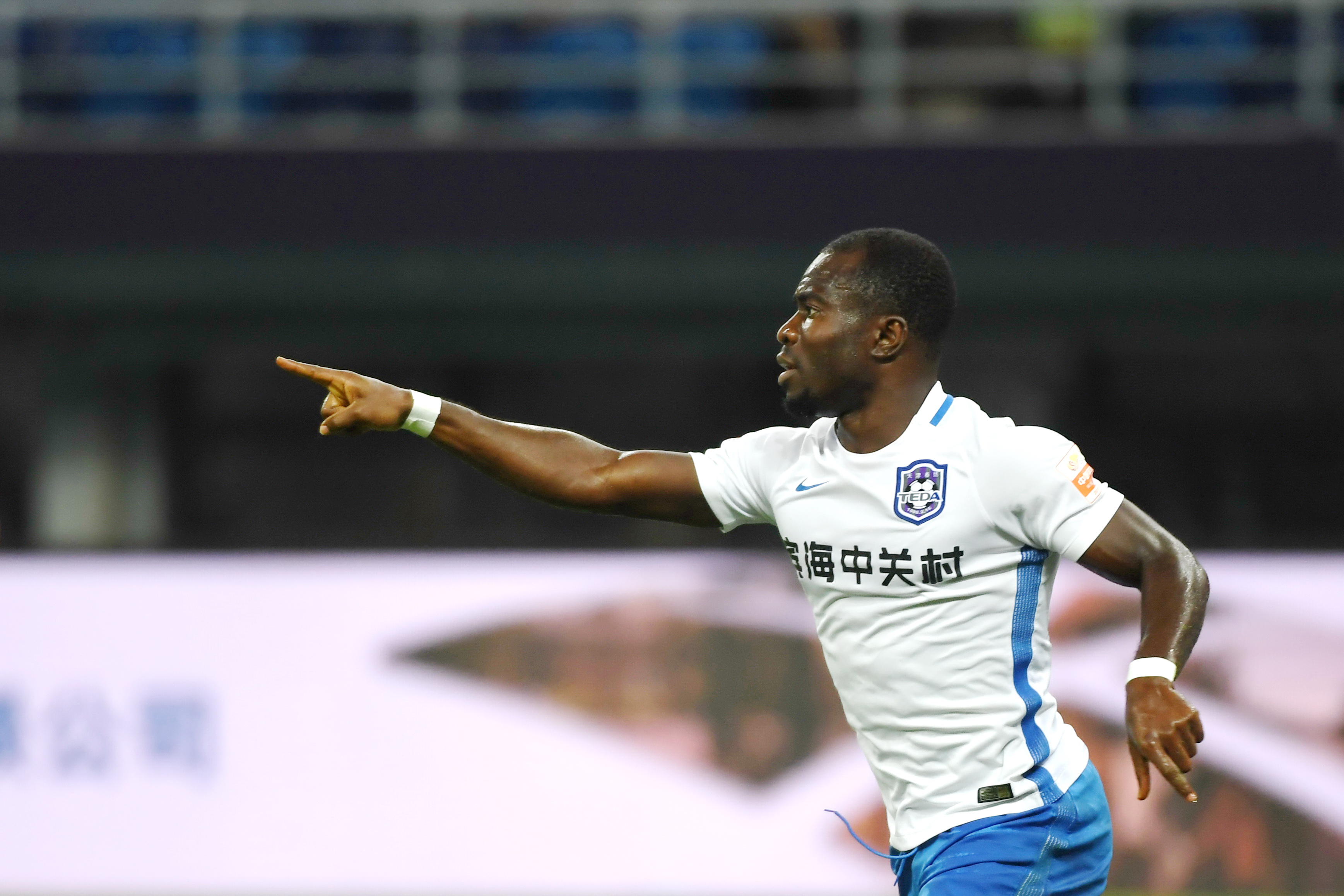 河南建业客场战胜天津泰达,取得关键胜利 河南建业客场战胜天津泰达,取得关键胜利