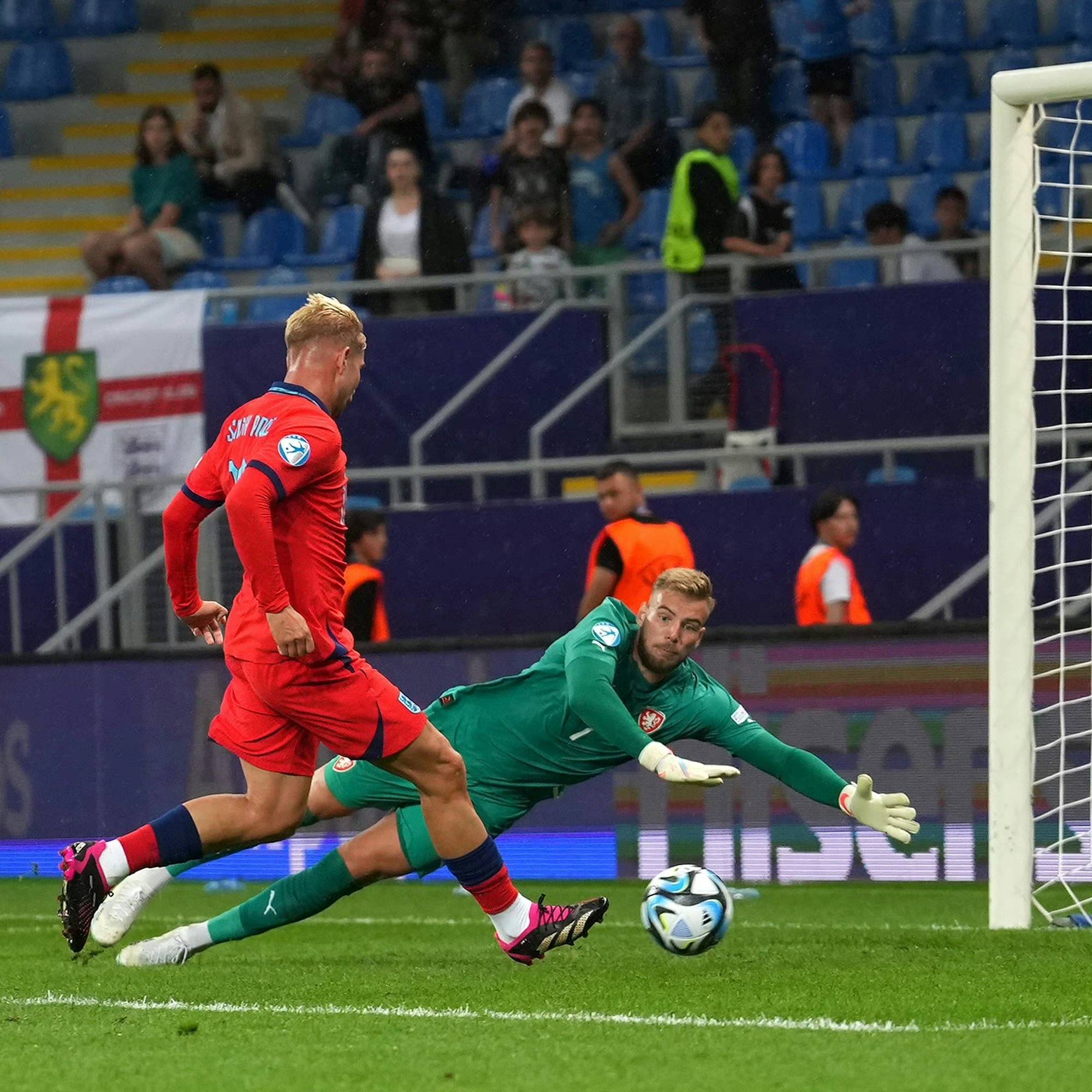 拜仁慕尼黑成功击败对手,取得胜利 拜仁慕尼黑成功击败对手,取得胜利