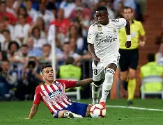 包含维尼修斯状态火爆，皇马左路攻势无人可挡的词条