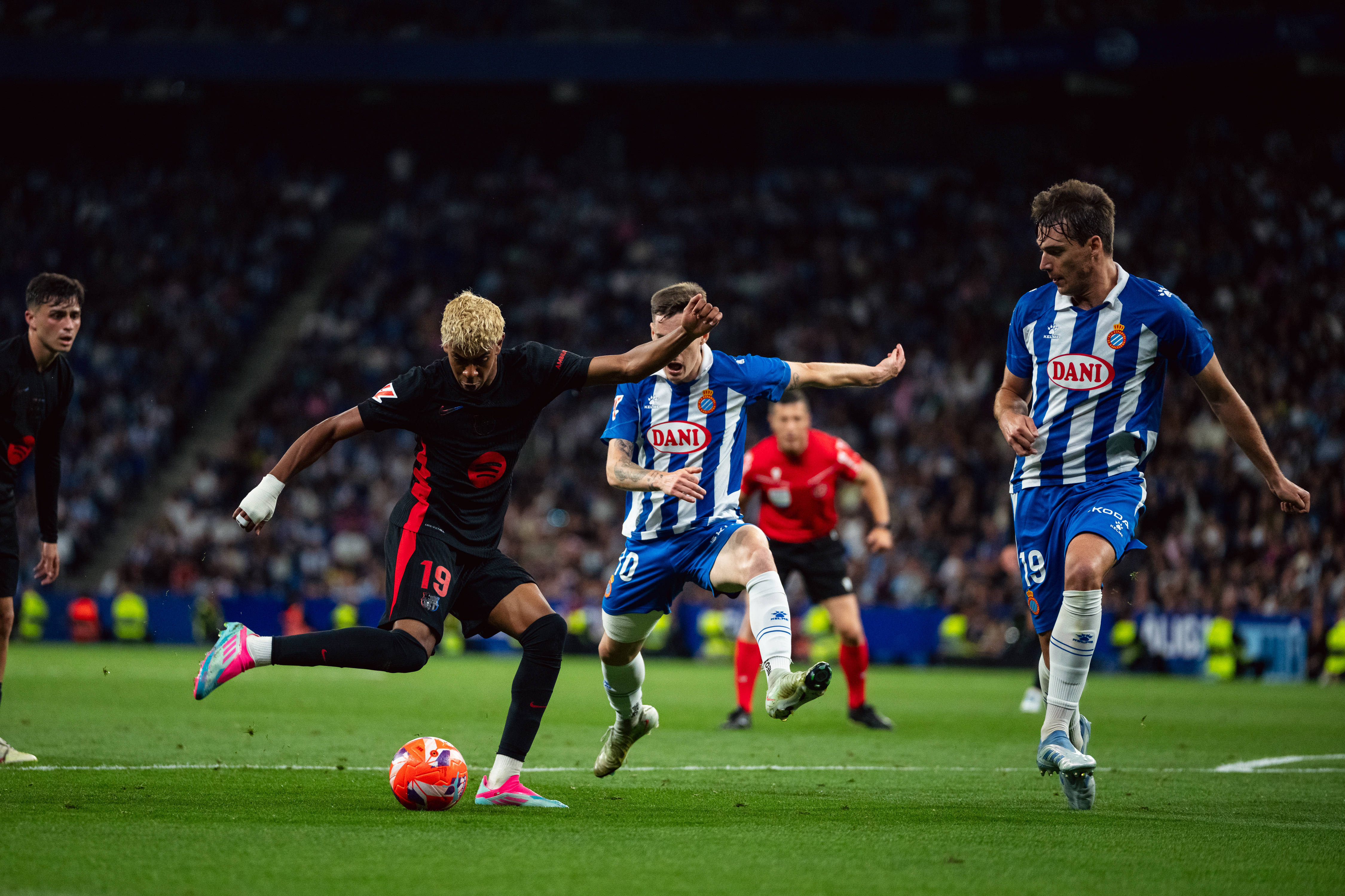 九游体育在线-马赛踢球俱乐部在顶级联赛中获得胜利