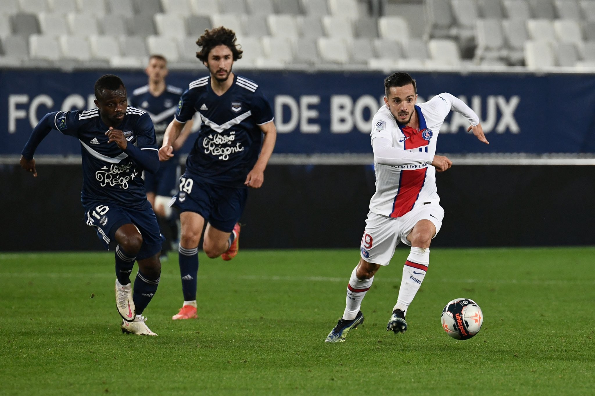 关于里昂迎来关键之战,拼尽全力争取胜利的信息 关于里昂迎来关键之战,拼尽全力争取胜利的信息