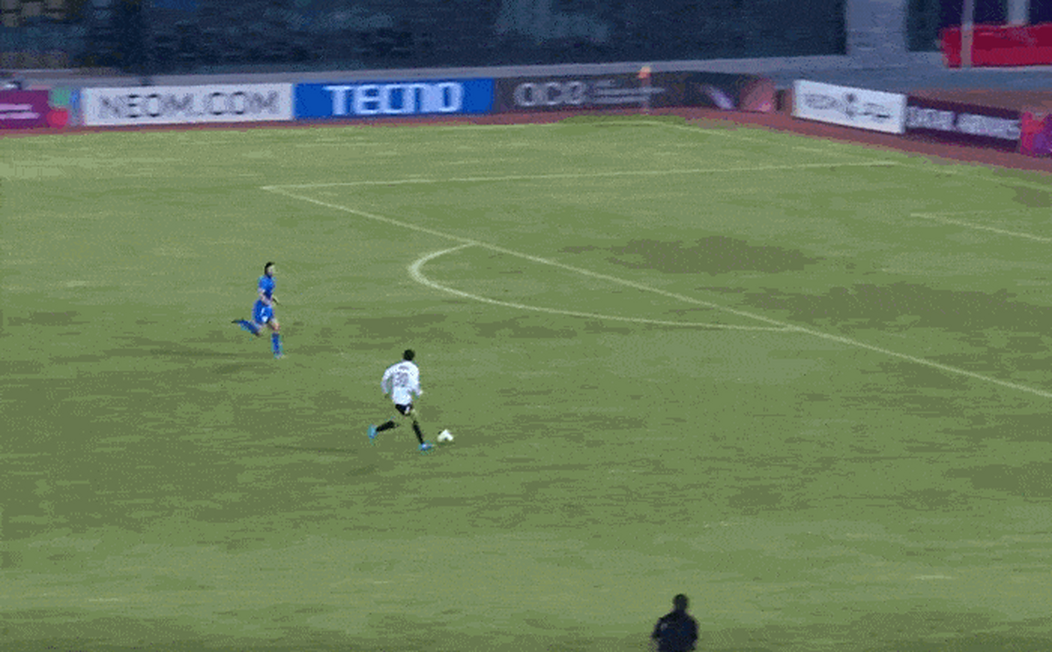 西亚球员爆发冲突,引发亚冠混乱 西亚球员爆发冲突,引发亚冠混乱