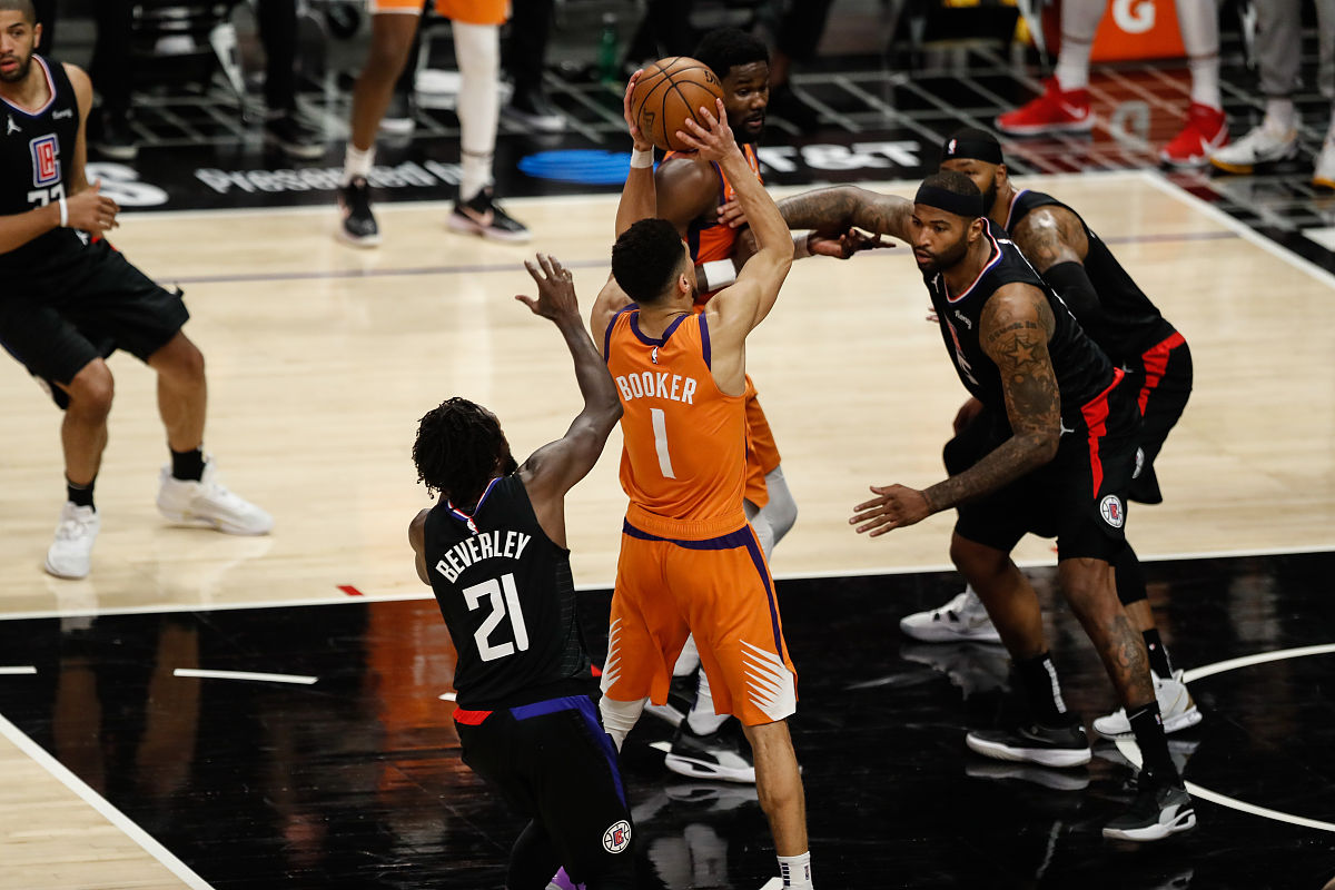 浓眉哥再入场,湖人豪取胜利 浓眉哥再入场,湖人豪取胜利