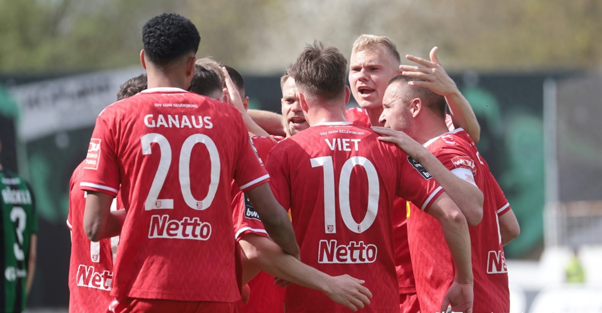 汉堡球队惨遭重挫,陷入艰难胜败循环 汉堡球队惨遭重挫,陷入艰难胜败循环